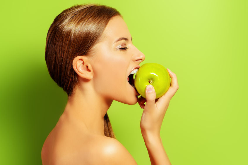 Want Flawless and Glowing Skin? 4 Ways Raw Foods Benefit Your Skin.