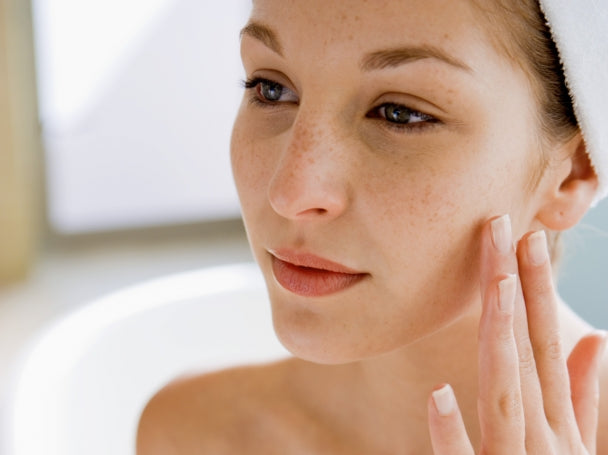 5 Anti-Aging Ingredients Sensitive Skin Can Use Without Irritation