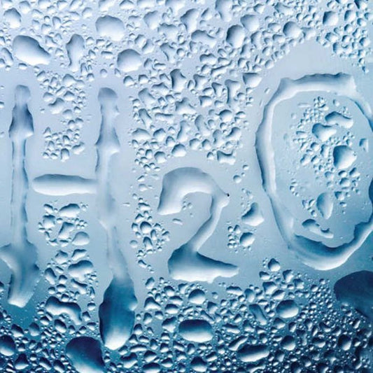 Why You Should Add Hyaluronic Acid To Your Skin Care Routine This Fall